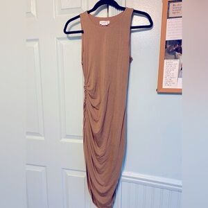 REVOLVE - EVA MIDI DRESS
LOVERS AND FRIENDS - XS